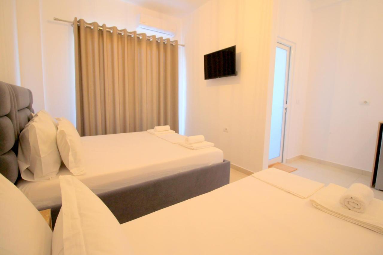 J&B Hotel 卡萨米尔 外观 照片